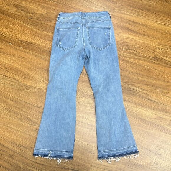 Express High Rise Raw Hem Cropped Flare Ripped Jeans Size S/R (0/2/4) - Picture 9 of 11